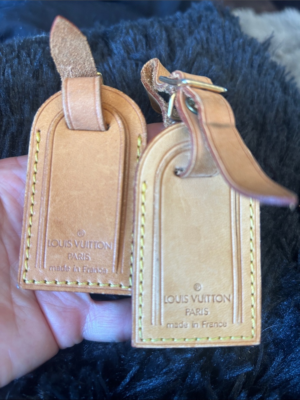 Louis Vuitton 2 small tan leather luggage tags - Picture 12 of 12